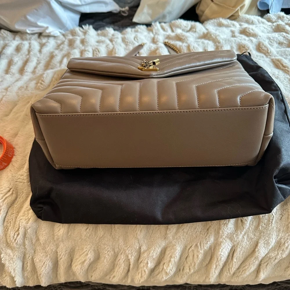 Yves Saint Laurent Tan LouLou Quilted Bag - Picture 5 of 16